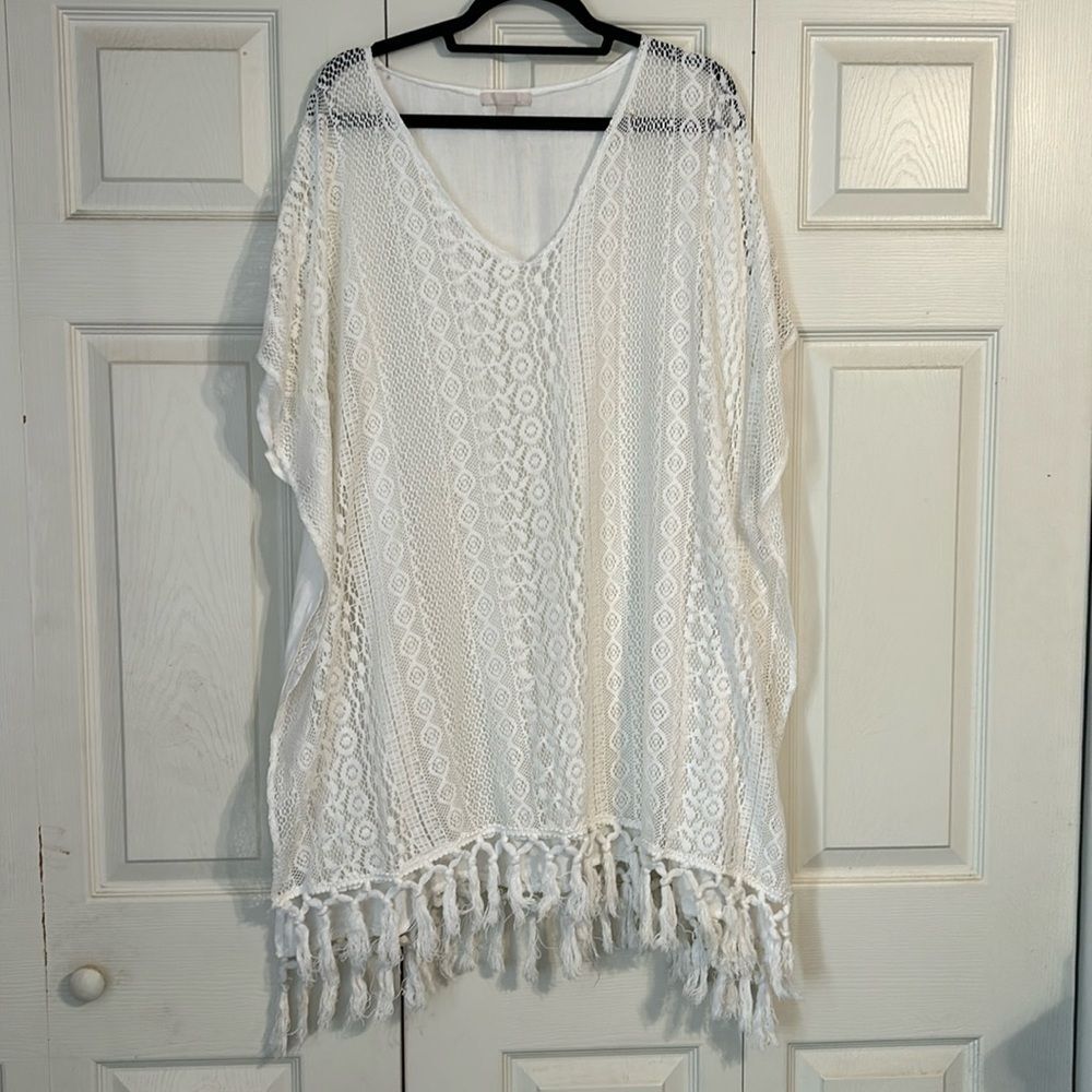 DRESSBARN One Size Fits Most White Lace Fringe Poncho Swim Cover-Up V-Neck